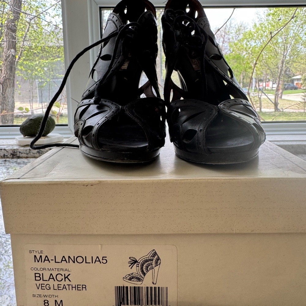 BCBG MaxAzria Black Lace-Up Peep Toe Heels - Size 8M (MA-LANOLIA5)
